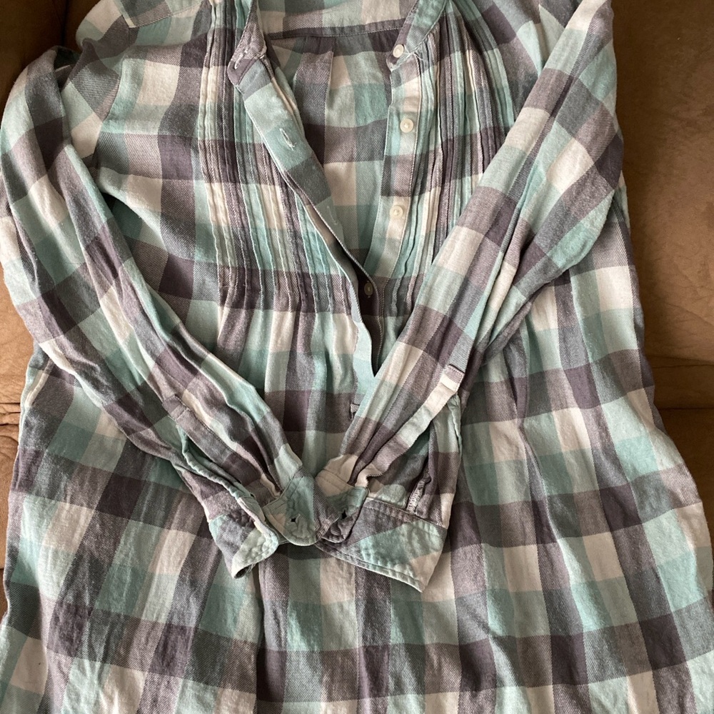 GAP Green Plaid Button-Up Shirt